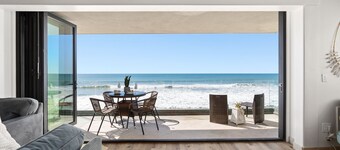 Single Family Gorgeous Beachfront Mansion on the Sand P1733-0