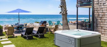Beckoning Pet-Friendly Beachfront Duplex P1027-0
