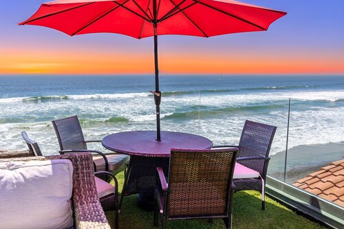 Spectacular Single-Family Beachfront Home P1023-0