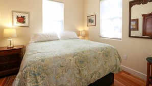 2 bedrooms, WiFi (free), bed sheets