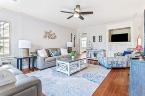 Smart TV, DVD player