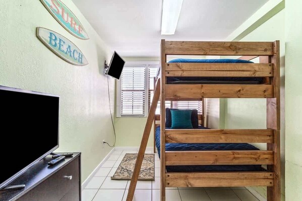 4 habitaciones, tabla de planchar con plancha y wifi gratis 