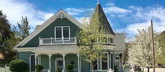 Huston's Attic-Renewed Downtown Charm at an Amazing Location--13th & Vine!