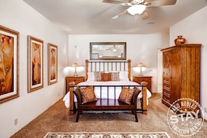 4 bedrooms, Internet - Vineyard Views + Jetted Tub | Paso Robles Wine Country | Solitude I (Paso Robles)