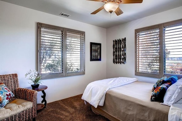 4 bedrooms, iron/ironing board, WiFi (free), bed sheets