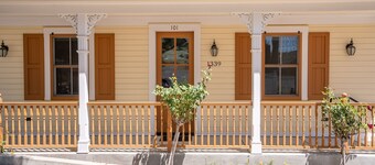 Lewis Loft-Just Steps to Downtown Paso Robles! Updated to Two Bedroom Suites!
