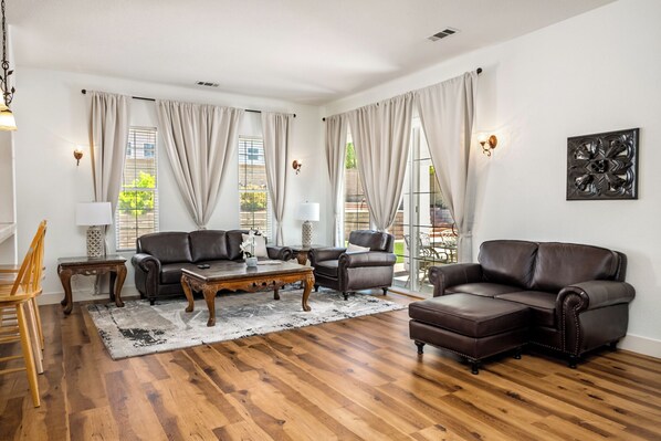 Älytelevisio, takka, DVD-soitin