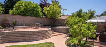 Serenity--Stylish Wine Country Retreat!