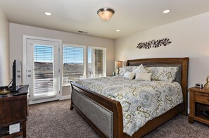 4 Schlafzimmer, Bügeleisen/Bügelbrett, kostenloses WLAN, Bettwäsche
