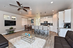 Smart TV, DVD player - Spacious 3BR Sleeps 10 - Poolside on the 9th Hole (St. George)