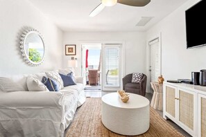 Smart TV, offices - 3 Palms Retreat, Beachfront Retreat (Indian Rocks Beach)