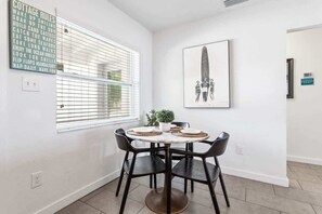 Dining - 3 Palms Retreat, Beachfront Retreat (Indian Rocks Beach)