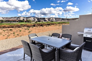 Outdoor dining - Family 4BR w/ Bunk Room - Near Pool on 18th Hole (St. George)
