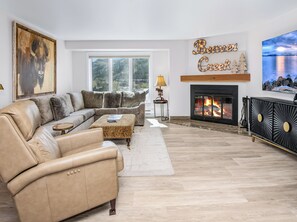 Smart TV, fireplace, DVD player