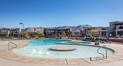 Pet-Friendly 3BR w/ 2 King Suites - Steps to Pool