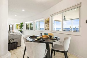 Dining - Florida Villa | Waterfront | Private Pool (Crystal Beach)