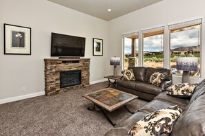 Smart TV, fireplace, DVD player