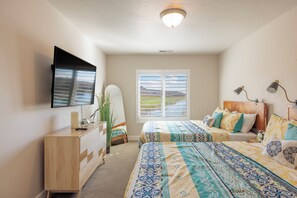 3 bedrooms, iron/ironing board, free WiFi, bed sheets - Poolside 3BR w/ EV Fast Charger & Red Rock Views (St. George)