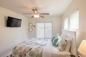 3 bedrooms, iron/ironing board, free WiFi, bed sheets - Luxe 3BR Sleeps 12 - Overlooks Pool, On 18th Hole (St. George)
