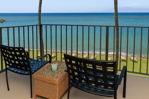 Property grounds - Direct Oceanfront • AC • Top Floor Views • Peaceful Maui Escape (LAHAINA)