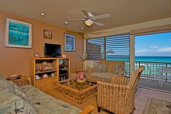 TV, DVD player - Watch Sea Turtles from this Ocean Front Lanai. Affordable in Paradise! (Lahaina)