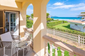 Property grounds - CASA LEO - Luxurious beach house with pool and direct sea access (Muro)