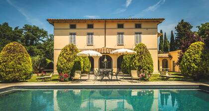 Private Villa with private pool, WIFI, A/C, TV, veranda, pets allowed, close to Montepulciano