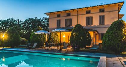 Private Villa with WIFI, private pool, A/C, TV, veranda, pets allowed, close to Montepulciano