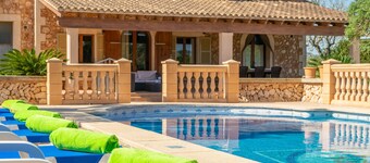 SA CUMUNA - Beautiful Majorcan property with a spectacular garden and private pool. Free W