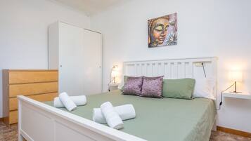 3 bedrooms, iron/ironing board, free WiFi, bed sheets