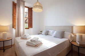 5 chambres, fer et planche à repasser, Wi-Fi gratuit, draps fournis