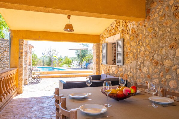Outdoor dining - RACO DE CAN PEP - Beautiful traditional Majorcan house with private pool in a quiet and ru (Inca)