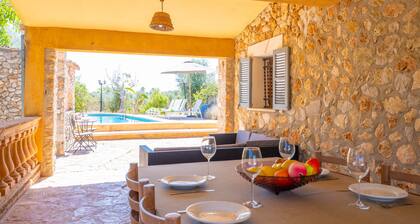 RACO DE CAN PEP - Beautiful traditional Majorcan house with private pool in a quiet and ru