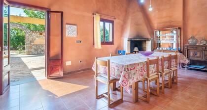 RACO DE CAN PEP - Beautiful traditional Majorcan house with private pool in a quiet and ru