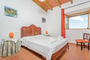 5 عدّة غرف نوم ومكواة/لوح كي وواي فاي مجانًا وملاءات أسرّة