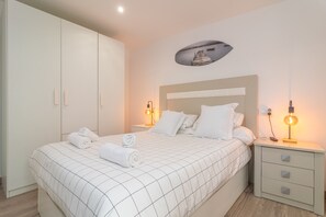 3 chambres, fer et planche à repasser, Wi-Fi gratuit, draps fournis