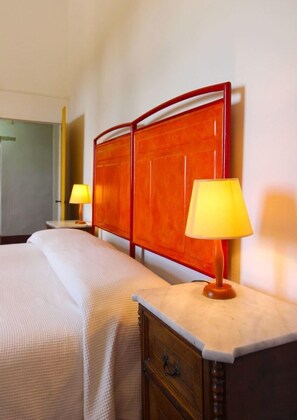 4 quartos, Wi-Fi de cortesia, roupa de cama