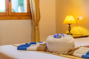 3 chambres, fer et planche à repasser, Wi-Fi gratuit, draps fournis