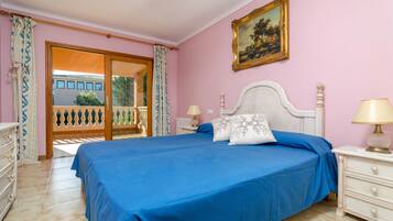 4 dormitorios, tabla de planchar con plancha, wifi gratis y ropa de cama