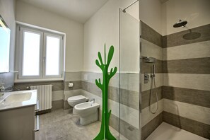 Tina y bidet 