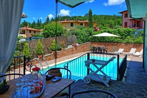Outdoor dining - Villa Pratovecchio -Holiday Villa Rental in Casentino Valley (Stia)