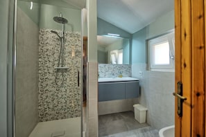 Een bad, een bidet