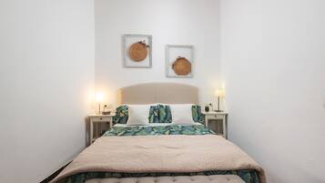 3 slaapkamers, een strijkplank/strijkijzer, gratis wifi, beddengoed