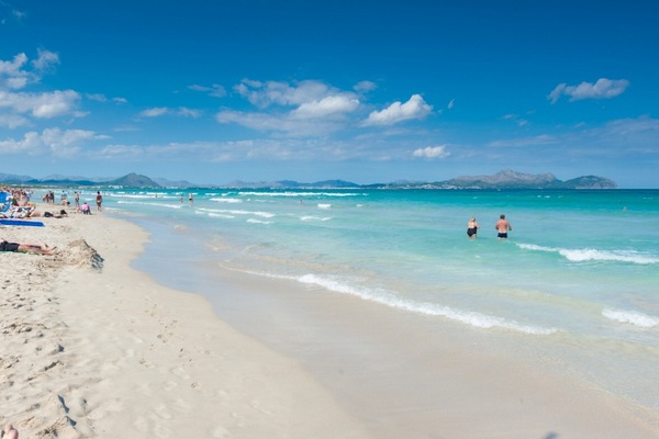 Beach nearby, beach towels