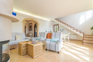 TV, DVD player - PLETA DE BONANY - Villa with private pool in Vilafranca De Bonany. Free WiFi (Vilafranca de Bonany)