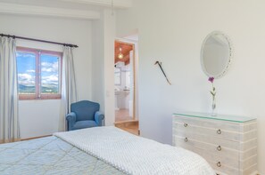 3 habitaciones, tabla de planchar con plancha y wifi gratis