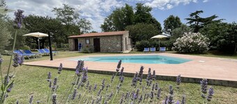 Beautiful private villa for 9 people with WIFI, private pool, pets allowed and panoramic view