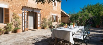 SON OBRA NOU - Villa con piscina privada en Porreras. WiFi Gratis