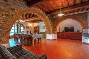 Interior - Beautiful private villa for 17 people with private pool, WIFI, TV, veranda and panoramic view (San Pancrazio)