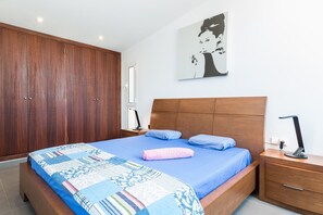 3 chambres, fer et planche à repasser, Wi-Fi gratuit, draps fournis